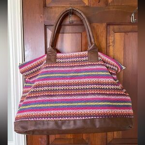 Medium crossbody bag to fit all your needs 😊